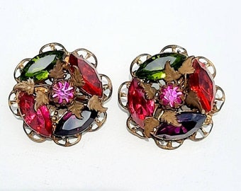 Wunderschöne Vintage Strass Ohrclips, farbiges Glas und Messing Blatt Details