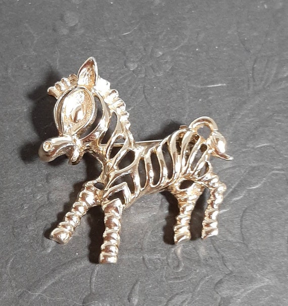 Vintage little donkey brooch - image 6