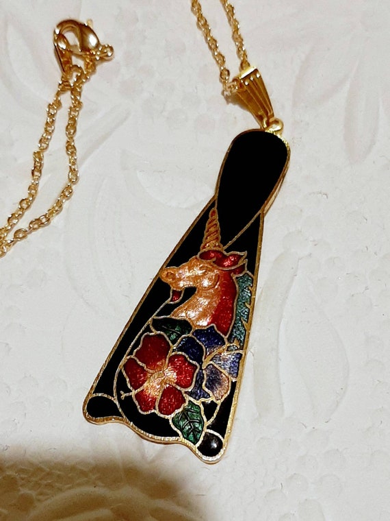Collier Pendentif Vintage Licorne Rouge En Cloisonné - Bon état D'usage, Pièce Unique