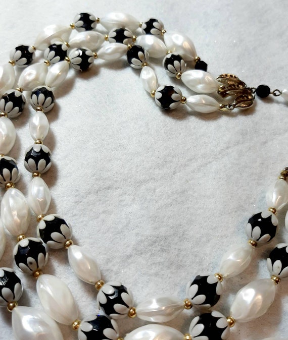 Vintage Deauville white and black acrylic pearl n… - image 6
