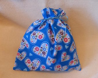 Fabric gift bags Set of three Heart fabric Holiday gift bags Party gift bags Reusable Party favor bags Valentine’s Day