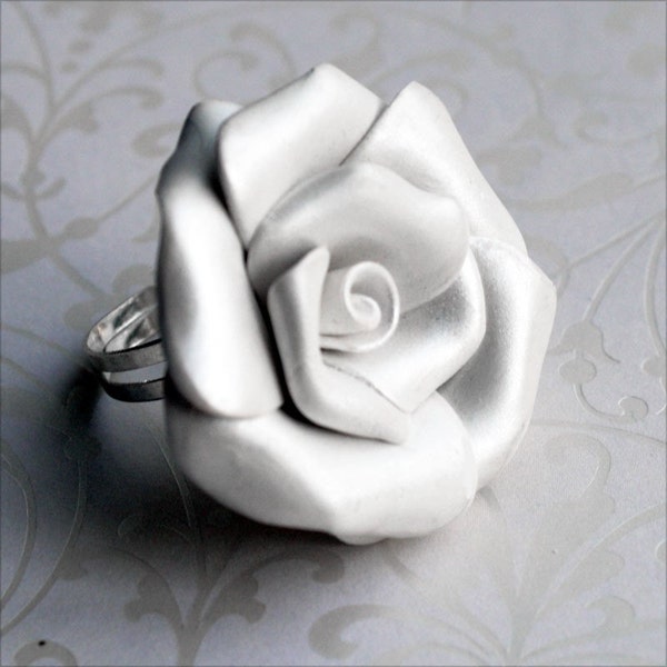 Pearl White Rose Ring