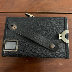 Vintage Cadet B-2 Box Camera