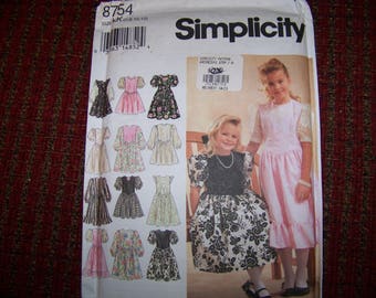 SIMPLICITY UNCUT PATTERN 8754 child pattern size 78-10-12