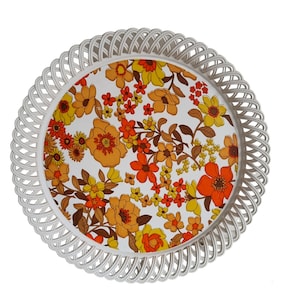 Vintage tray or serving tray with orange flowers in plastic from the 70s, diameter approx. 30 cm