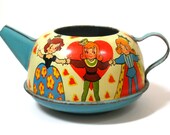 1950s Tin Toy TeaPot. Queen of Hearts. Made by Ohio Art.