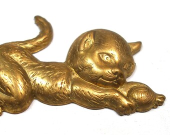 1940s Dark Patina Brass 26mm by 21mm Older Vintage Standing Lion Stamping Embellishment Jewelry Finding Trim 1 Piece