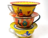 50s Tin Toy Tea Cups Saucers. Bird, DOG, horse. Red yellow blue, Instant Collection.