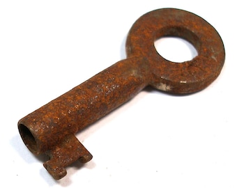 錆びた金属製のスケルトンキー、ビンテージ、アンティーク。2 7