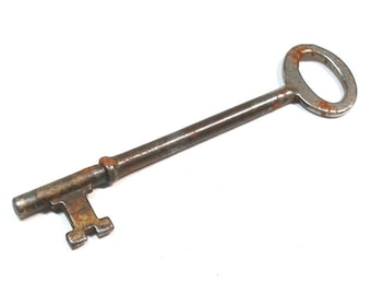 Long Silver metal skeleton key. 3.25". Antique key, door key. vintage.