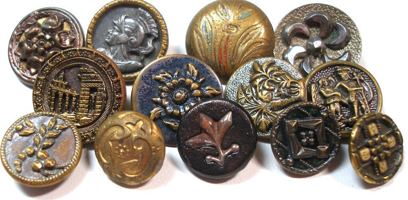 Victorian metal buttons. Mixed lot of 13 shabby chic with picture buttons. 19th century image 6