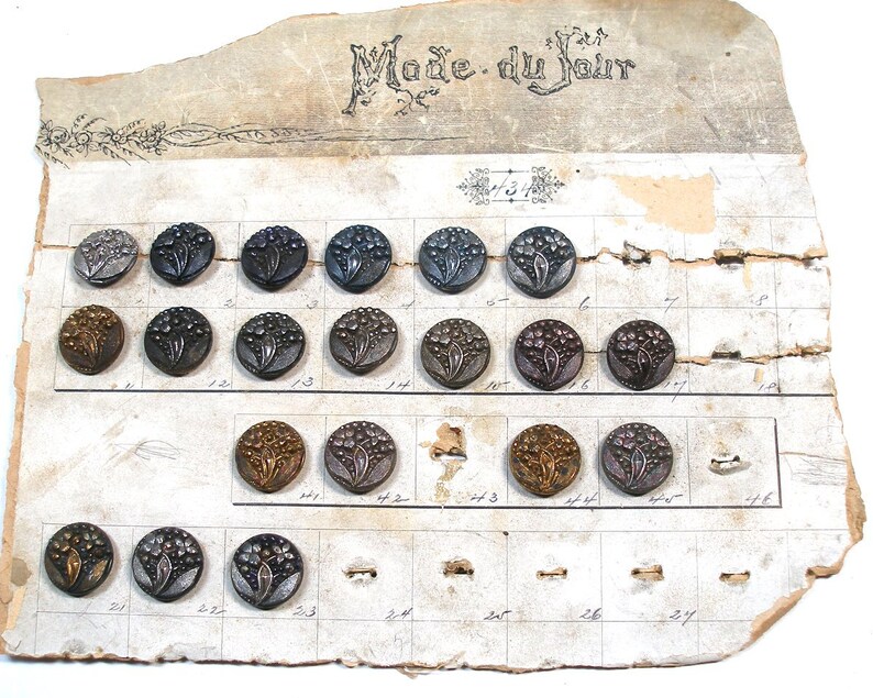 20 antique BUTTONS Victorian black glass with different lusters Card #1. Salesmans card 916