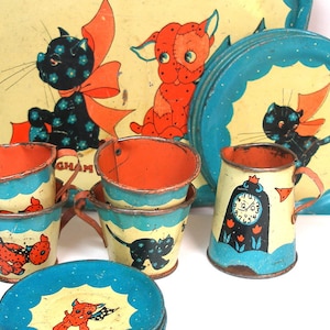 1930s Tin toy tea set. Gingham Dog & Calico Cat litho. Ohio Art Co. Fern Bisel Peat. 14 pieces