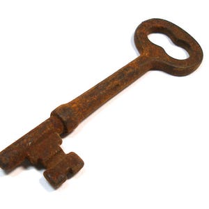 Rusty Antique skeleton key, 2 3/4&quot;. Door key, vintage key.