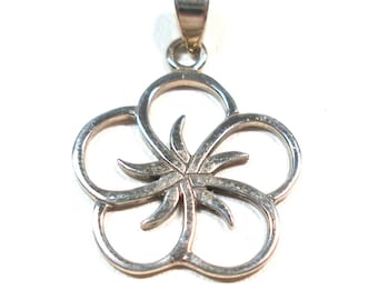 Silver plumeria pendant. Sterling silver flower. 3/4"