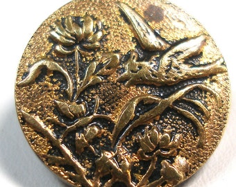 Antique French BUTTON. Victorian bird & flowers. Paris back, 11/16".  French tight. Albert Parent and Co.