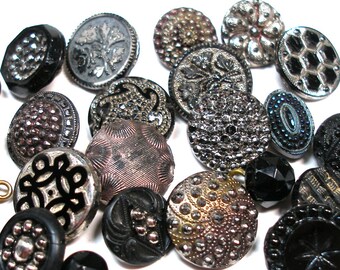 Boutons by Loic Allio. 1st Edition Book of Buttons, Antique