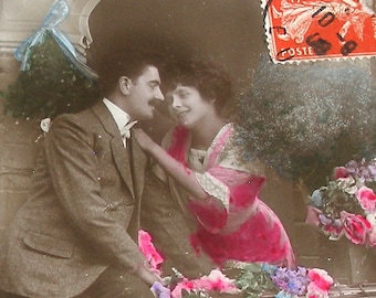 Cartolina francese antica del 1908. Coppia romantica, foto reale, RPPC, glamour vintage, moda. Effimeri di carta. Carta postale.