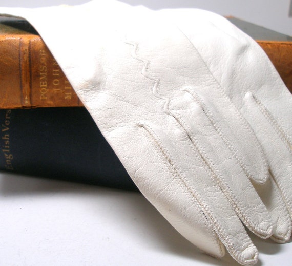 60s long leather gloves. White with mother-of-pea… - image 1