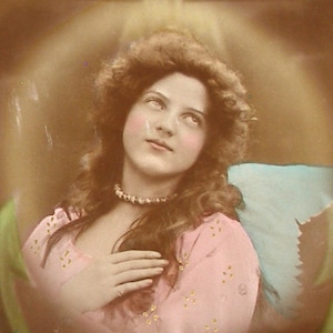 1900er Jahre Deutsche Postkarte Edwardian Engel. Antikes RPPC echtes Foto, Papier Ephemera. Carte Postale. Vintage Glamour Mode