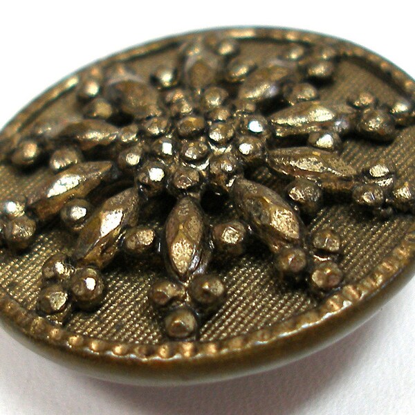 Golden Star, Large Antique button, Gorgeous faceted brass.