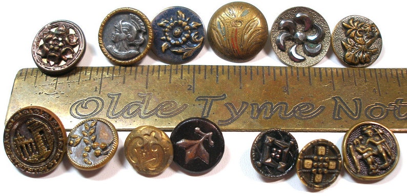 Victorian metal buttons. Mixed lot of 13 shabby chic with picture buttons. 19th century image 3