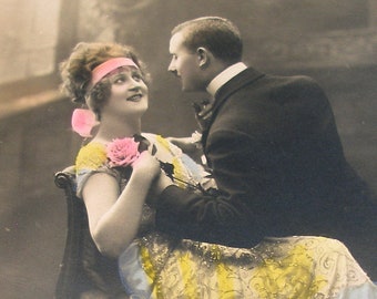 1910s antique Italian postcard. Romantic couple, Real photo, RPPC, Vintage Glamour, fashion. Paper ephemera. RPPC Carte postale.