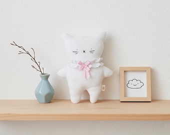 Handmade White Cat Plushie – Decorative Soft Toy with Removable Collar & Pink Bow, Stuffed Animal Gift, Nursery Room Decor