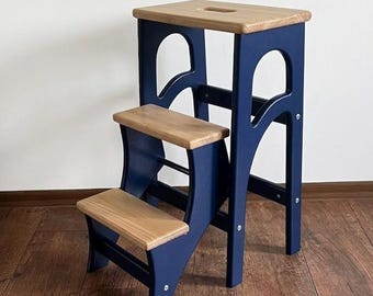 Opklapbare trap, keukenkrukje, bibliotheektrap, houten ladder, handgemaakte houten eetkamerstoel, plantenstandaard