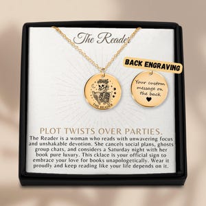 Die Leserin Tarot Halskette, Buch-Liebhaber-Skelett Anhänger, personalisierte Bücherwurm Geschenk, Gothic Schmuck für Leser, individuelle Goldkette für Sie