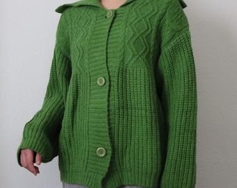 Vintage Green Knit Cardigan with Button Front and Collar – Cozy Oversized Sweater