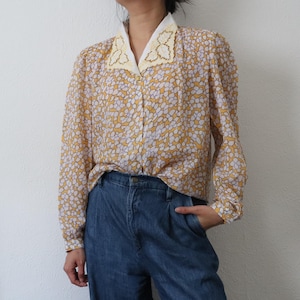 Vintage Yellow Floral Blouse with Embroidered Collar – Long Sleeve Button Up Shirt