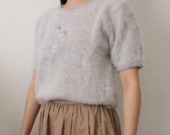 Vintage Fuzzy Sweater – Soft Gray Short-Sleeve Knit with Beaded Bow