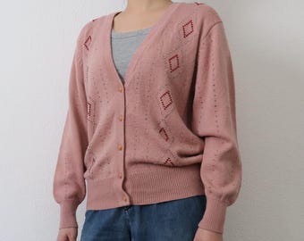 Vintage Pink Knit Cardigan with Embroidered Diamond Pattern – Soft & Elegant