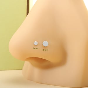 スターリングシルバー ディスク ノーズスタッド、2 mm 3 mm ラウンド ディスク ノーズスタッド、シルバー ノーズピアス ジュエリー、L 字型 ノーズスクリュー 20g ノーズスタッド 防水