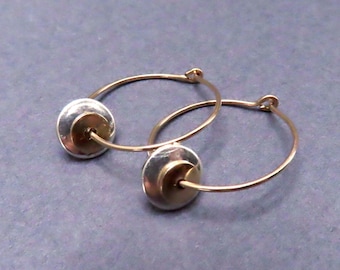 Aros de metal mixto, rellenos de oro con plata esterlina martillada y detalles de disco dorado, 1 pulgada