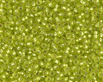 Cuenta de semilla Chartreuse Miyuki con forro de plata mate 11/0, bolsa de 15 gramos, 11-14F