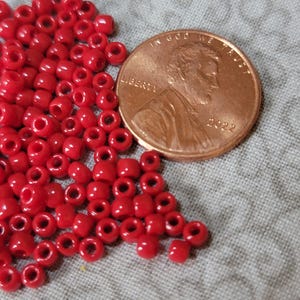 8/0 Opaque Pepper Red Toho seed bead, 10-gram bag, TR-8-45