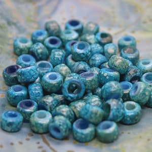 9mm (50 pcs) Marble Aqua/Gold India Crow beads, Macramé bead.