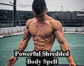 Puede incluir: Un hombre con un físico musculoso y rasgado posa con los brazos extendidos. Lleva pantalones negros y tiene una expresión decidida en su rostro. El texto "Powerful Shredded Body Spell" está superpuesto en la imagen.