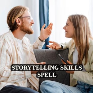 Puede incluir: Dos personas sentadas en un sofá, hablando y sonriendo. El texto "Storytelling Skills Spell" es visible en la imagen.