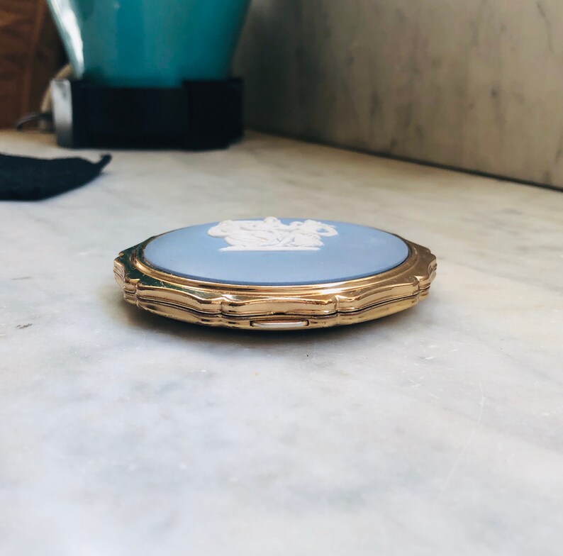 Stratton Wedgwood Cameo Powder Compact