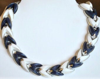 Retro Navy & White Thermoset Choker