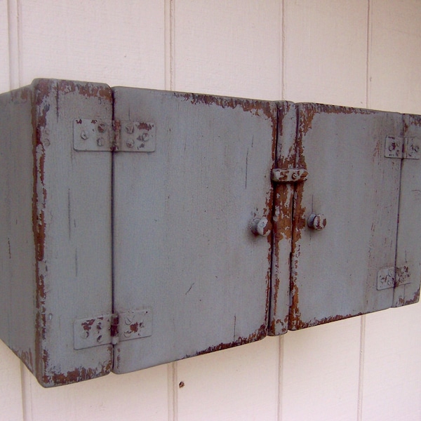 Primitive farmhouse cabinet small wall cupboard shelf hanging painted Shaker country  furniture