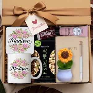 Personalized Gift Basket Woman Birthday Self Care Box For Her Care Package Gift Box With Flower For Grandma Sister Mom Daughter Girlfriend