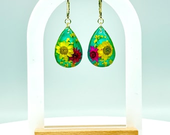Real Daisy Resin Earrings: Gold Teardrop Dangle Botanical Jewelry