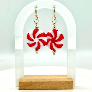 Boucles d'oreilles pendantes faites main à la menthe poivrée - Quincaillerie dorée, bijoux de fête