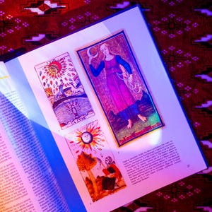 El Tarot: arte, misticismo y adivinación, de Sylvie Simon, 1986. Libro vintage de colección de tapa dura.