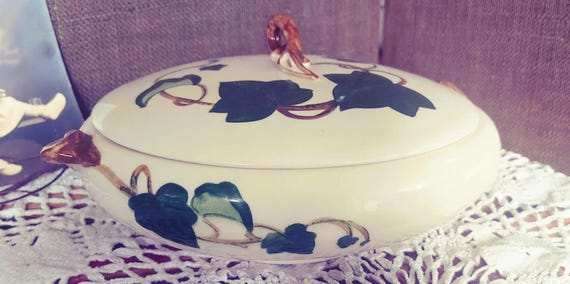 Metlox Poppytrail California Ivy Covered Vegetable Bowl