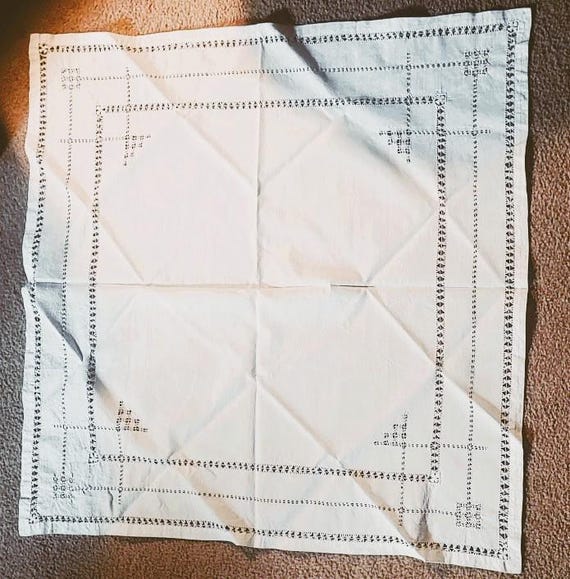 Vintage Japan Tea Tablecloth with 4 Napkins